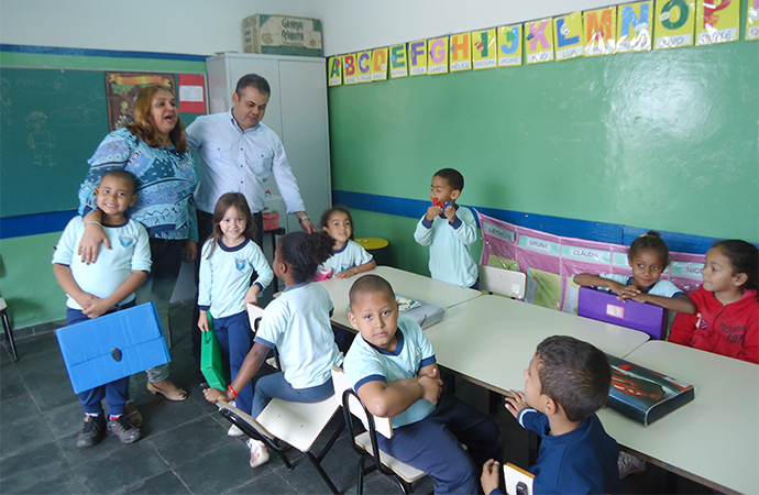 Portal de Notcias PJF | Secretrio de Educao visita mais seis escolas na  zona norte e confere rede fsica das instituies | SE - 19/9/2014